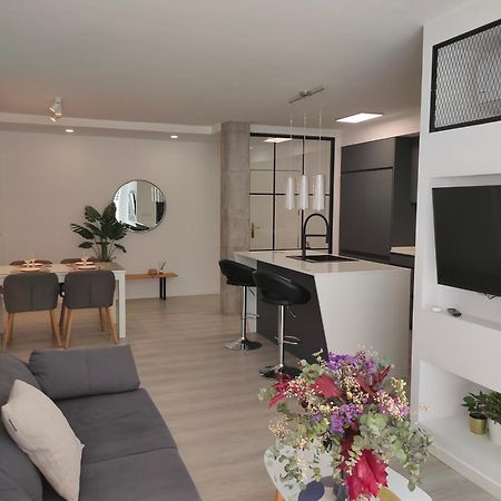 Casa Mallen, Con Amplia Terraza, En El Barrio De Nervion セビリア エクステリア 写真