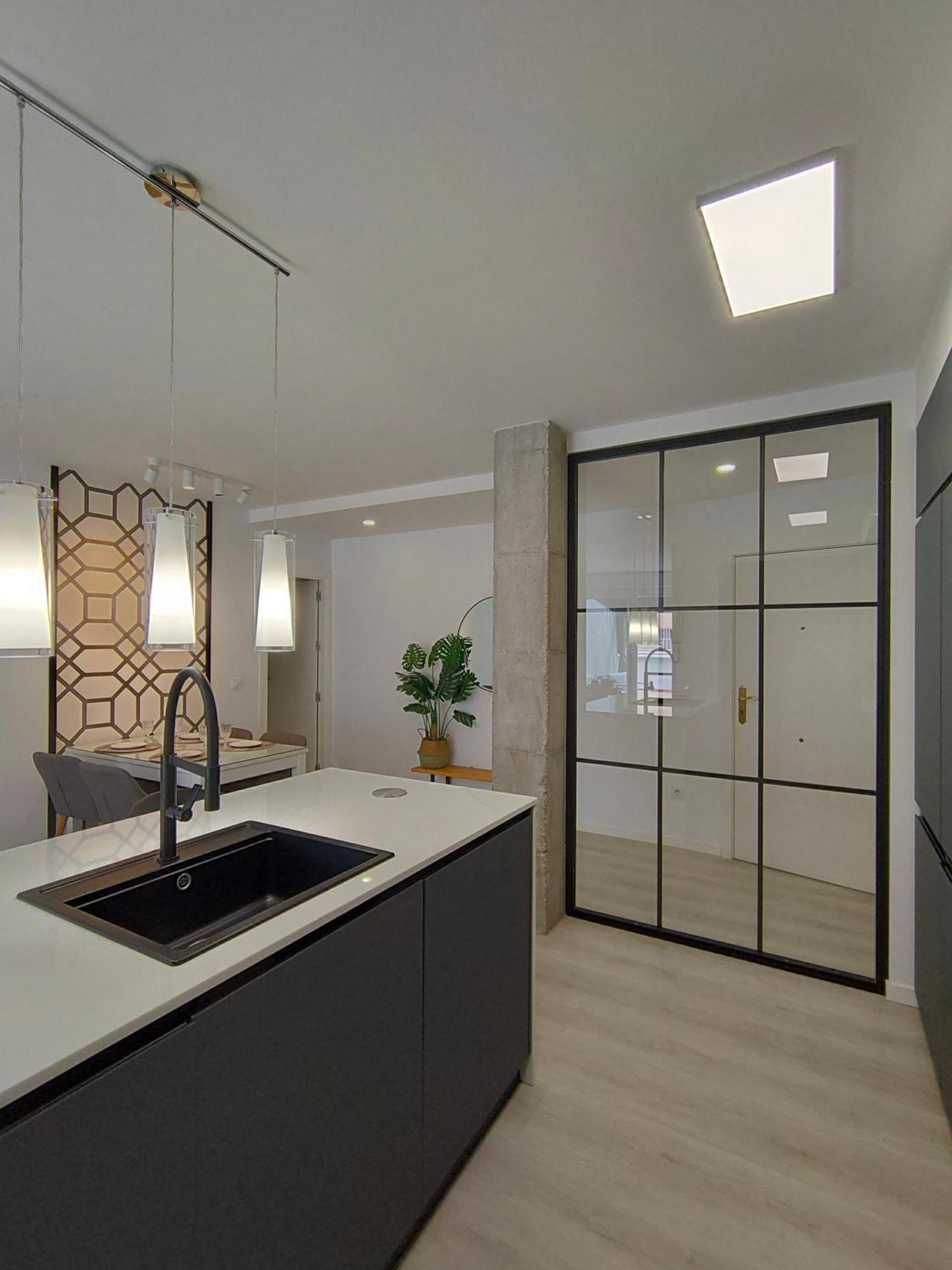 Casa Mallen, Con Amplia Terraza, En El Barrio De Nervion セビリア エクステリア 写真