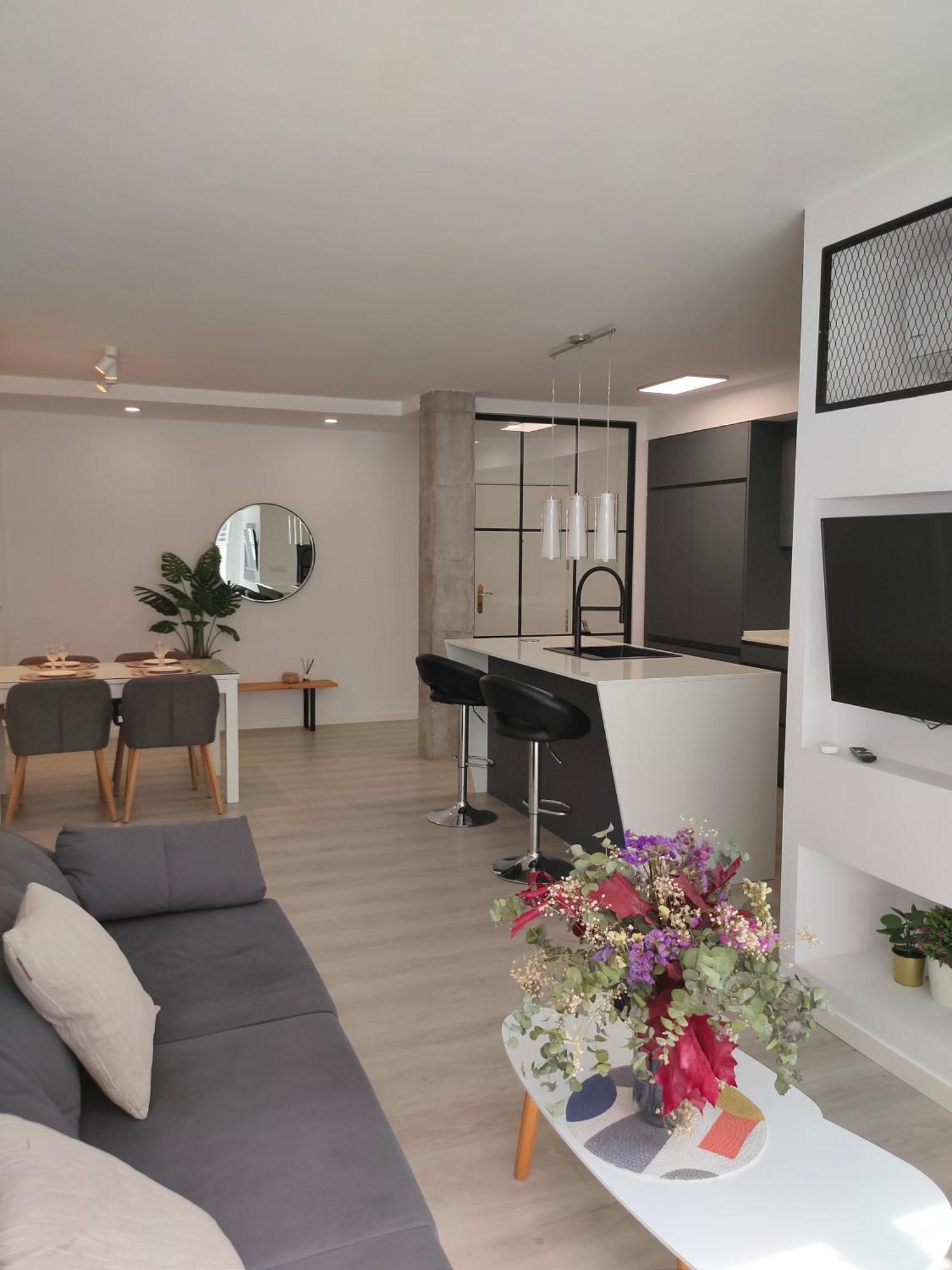Casa Mallen, Con Amplia Terraza, En El Barrio De Nervion セビリア エクステリア 写真